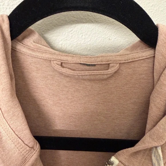 Vuori Halo Performance Hoodie - Light Mauve - Picture 2 of 5